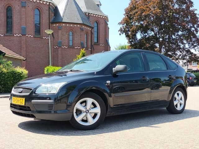 Zwart Gebruikt 2006 Ford Focus Hatchback | € 1.199 (Super prijs) - Afbeelding 1/4