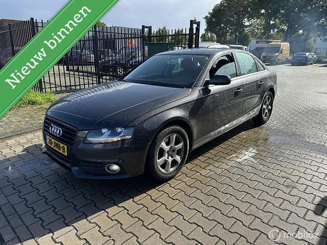 Grijs Gebruikt 2009 Audi A4 Business Sedan | € 2.650 (Super prijs) - Afbeelding 1/4
