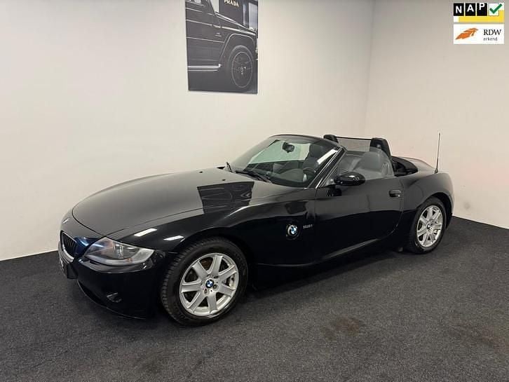 Zwart Occasion 2003 BMW Z4 Cabriolet | € 6.990 (Eerlijke prijs) - Afbeelding 1/4