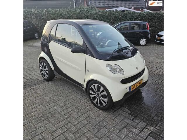 Zwart Gebruikt 2005 Smart ForTwo Coupé Pure Hatchback | € 1.150 (Goede deal) - Afbeelding 1/4