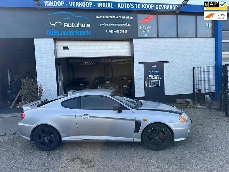 Grijs Gebruikt 2003 Hyundai Coupé Coupé | € 3.399 - Afbeelding 1/4