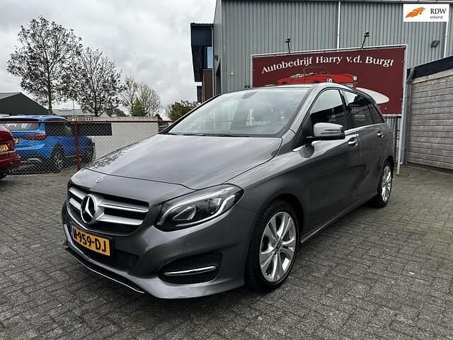 Grijs Gebruikt 2018 Mercedes B180 Business MPV | € 18.950 (Eerlijke prijs) - Afbeelding 1/4