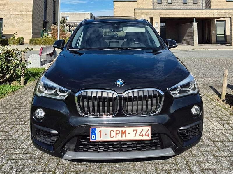 Zwart Gebruikt 2019 BMW X1 SUV | € 16.950 - Afbeelding 1/4