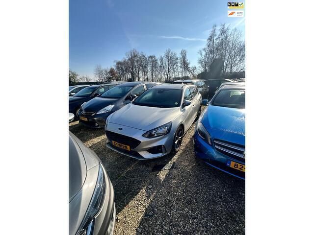 Grijs Gebruikt 2019 Ford Focus Business Edition Stationwagen | € 10.700 - Afbeelding 1/4