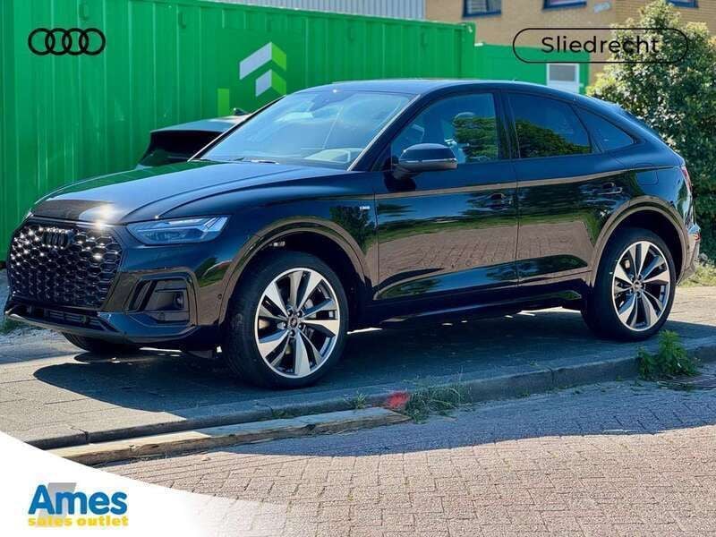 Zwart, metallic lak Nieuw 2025 Audi Q5 Sportback Competition SUV | € 83.164 - Afbeelding 1/3