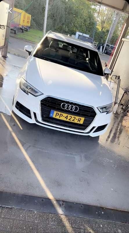 Wit Gebruikt 2017 Audi A3 Hatchback | € 20.050 (Iets duurder) - Afbeelding 1/4