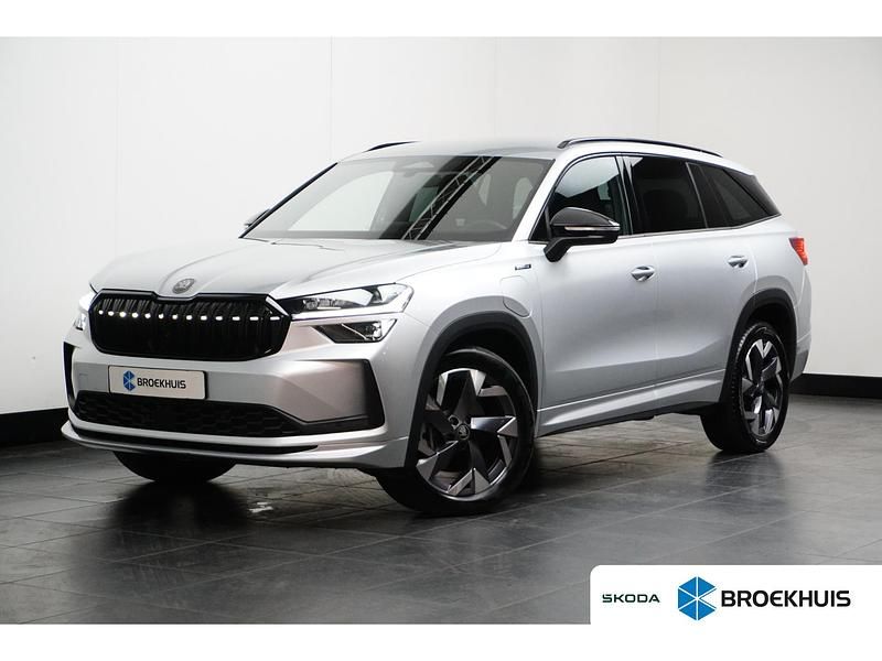 Grijs Gebruikt 2025 Skoda Kodiaq SportLine SUV | € 47.895 (Super prijs) - Afbeelding 1/4