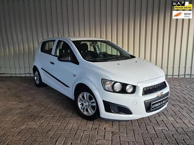 Wit Occasion 2012 Chevrolet Aveo LS Hatchback | € 3.295 (Eerlijke prijs) - Afbeelding 1/4