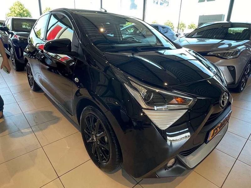 Zwart Gebruikt 2019 Toyota Aygo Hatchback | € 13.950 (Eerlijke prijs) - Afbeelding 1/4