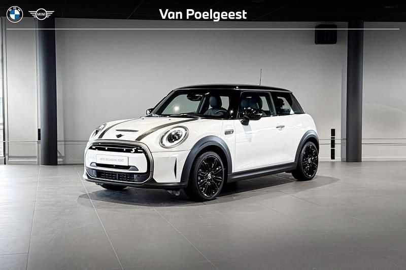 Occasion Mini Cooper Essential 135 kW (184 PK) 2023 Nanuq white (c6a) Hatchback