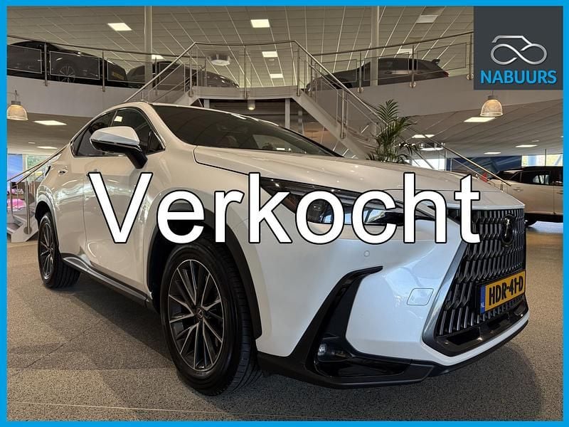 Wit Gebruikt 2023 Lexus NX350h Luxury Line SUV | € 49.450 - Afbeelding 1/4