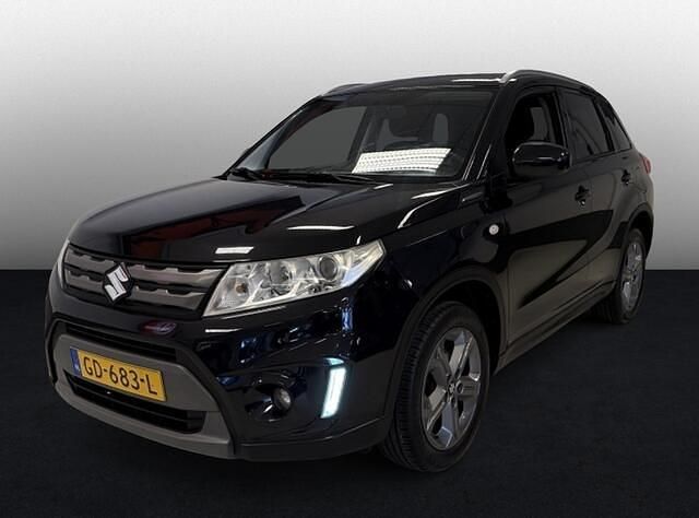 Zwart Occasion 2015 Suzuki Vitara Exclusive SUV | € 15.950 (Eerlijke prijs) - Afbeelding 1/4