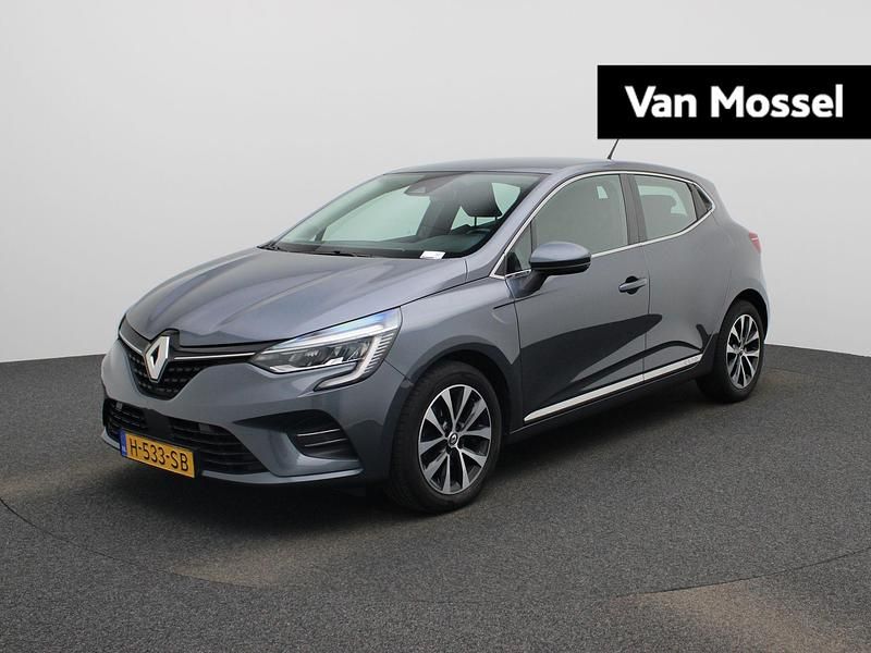 Grijs Gebruikt 2020 Renault Clio V Intens Hatchback | € 14.900 (Eerlijke prijs) - Afbeelding 1/4