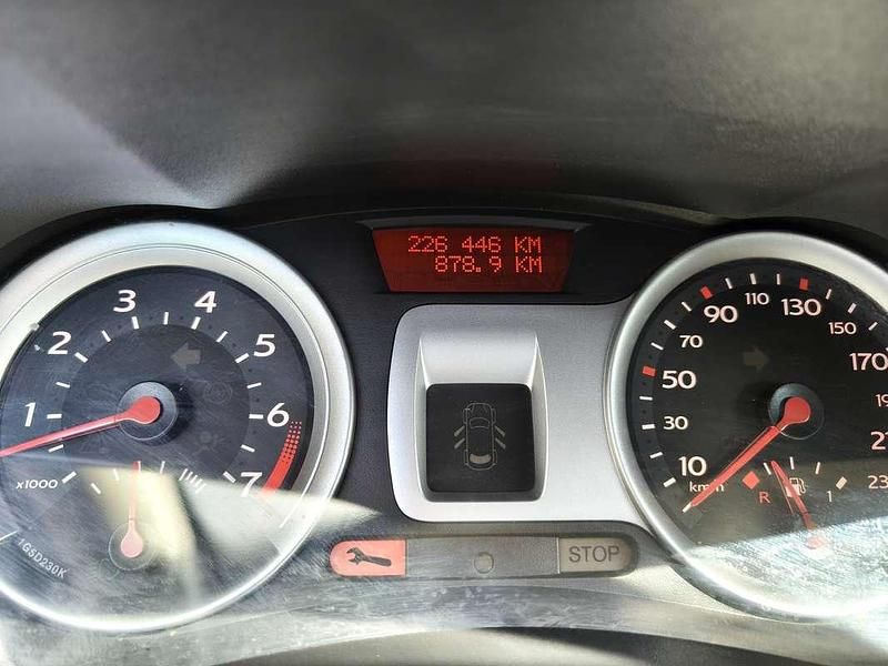 Zwart Gebruikt 2007 Renault Clio II Rip Curl Hatchback | € 1.000 (Super prijs) - Afbeelding 1/4