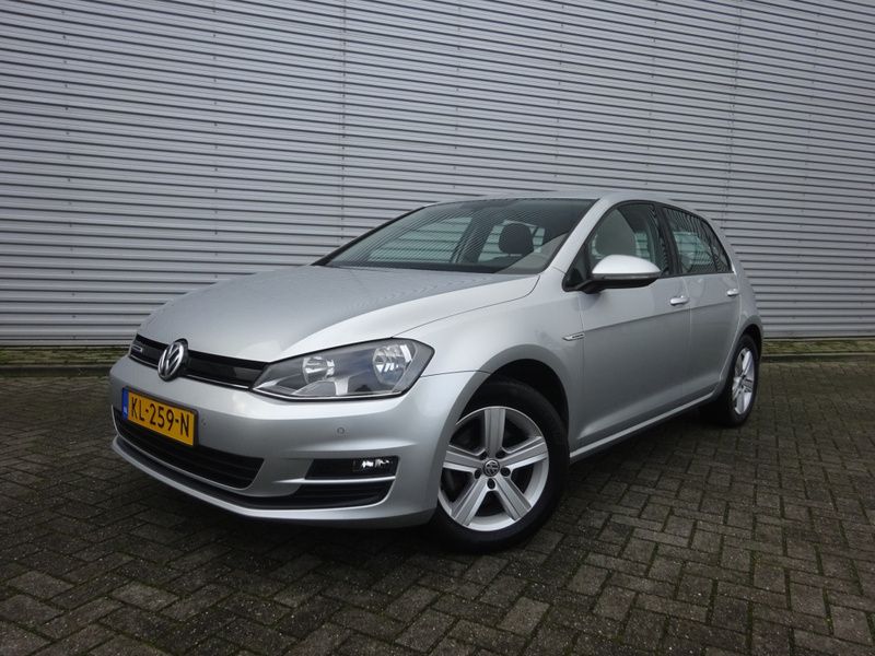 Grijs Gebruikt 2016 VW Golf Sportsvan Highline MPV | € 11.250 - Afbeelding 1/4