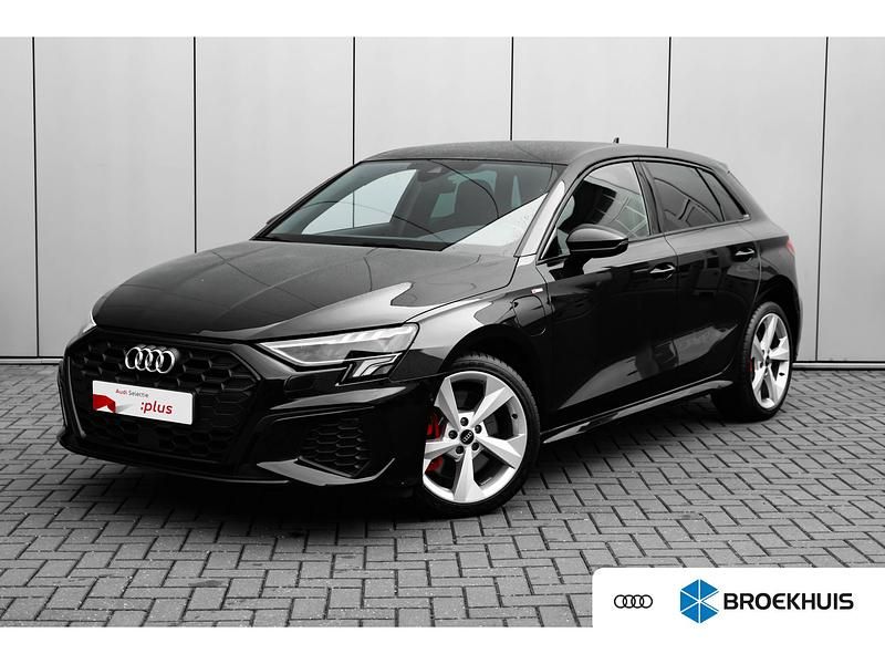 Zwart Gebruikt 2023 Audi A3 Sportback e-tron Competition Hatchback | € 35.895 - Afbeelding 1/4