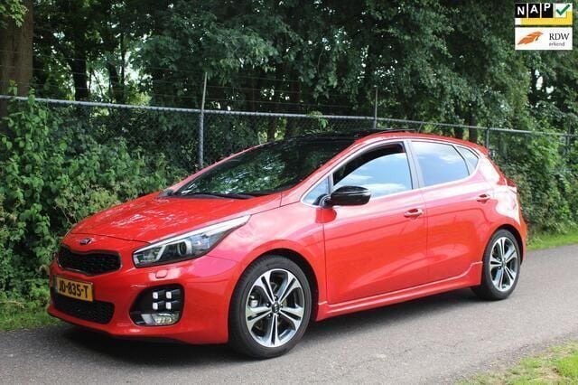 Rood Gebruikt 2016 Kia Ceed GT-Line Hatchback | € 10.495 (Goede deal) - Afbeelding 1/4