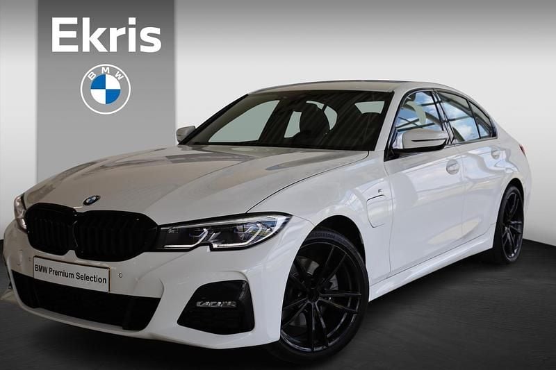 Wit Gebruikt 2021 BMW 320e Basis Sedan | € 35.450 (Duur) - Afbeelding 1/4
