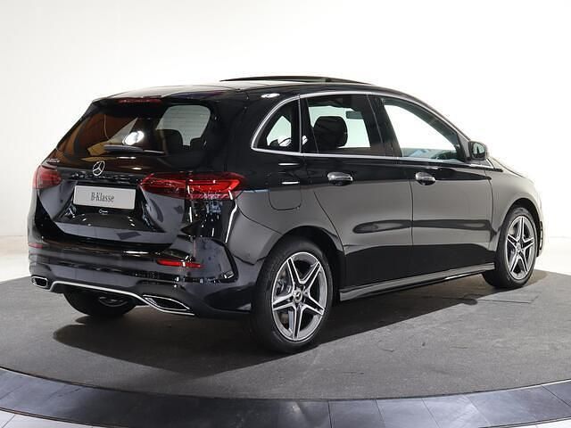 Nieuw Mercedes E250 Business 163 PK (119 kW) 2025 Zwart MPV