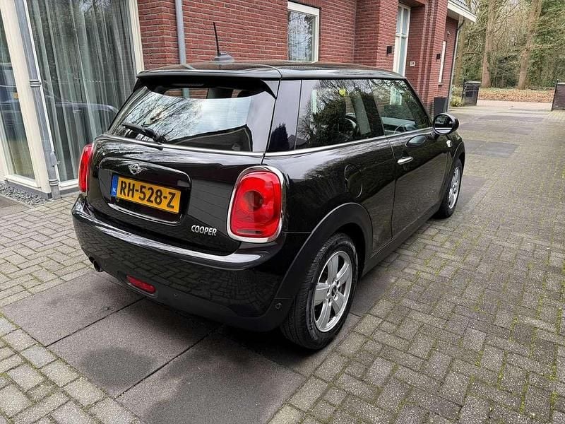 Occasion Mini Cooper Business 136 PK (100 kW) 2017 Zwart (metallic) Hatchback