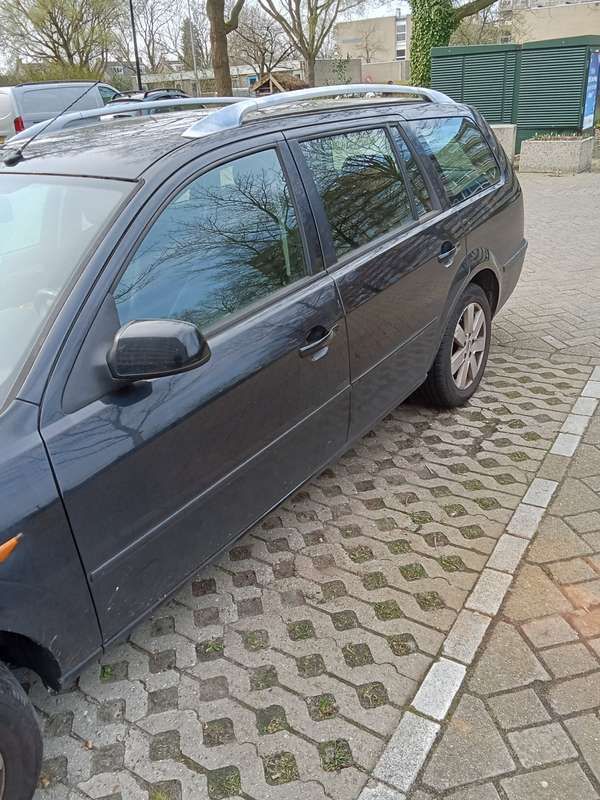 Zwart Gebruikt 2006 Ford Mondeo Futura Stationwagen | € 1.500 (Eerlijke prijs) - Afbeelding 1/4
