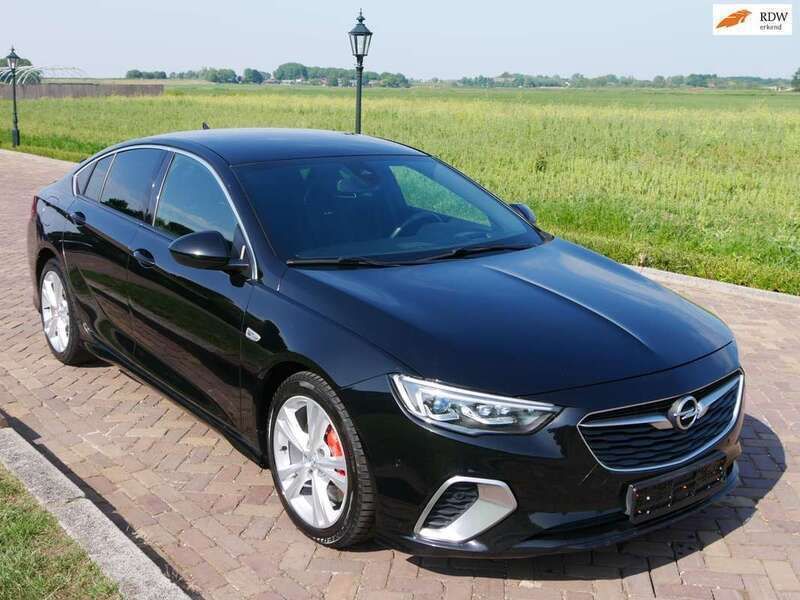 Grijs Gebruikt 2019 Opel Insignia Exklusiv Hatchback | € 11.799 - Afbeelding 1/4