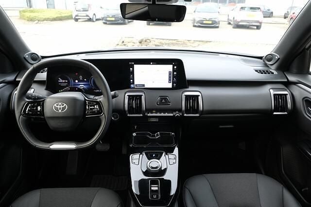 Nieuw Toyota Urban Cruiser Executive 127 kW (174 PK) 2026 Wit SUV