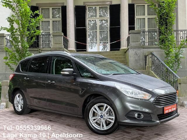 Grijs, metallic lak Gebruikt 2016 Ford S-MAX Titanium MPV | € 17.445 (Eerlijke prijs) - Afbeelding 1/4