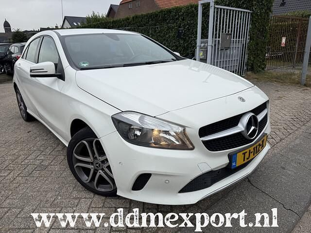 Wit Gebruikt 2017 Mercedes A180 Business Hatchback | € 9.950 (Goede deal) - Afbeelding 1/4