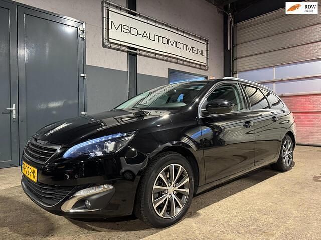 Zwart Gebruikt 2017 Peugeot 308 Stationwagen | € 4.449 (Super prijs) - Afbeelding 1/4