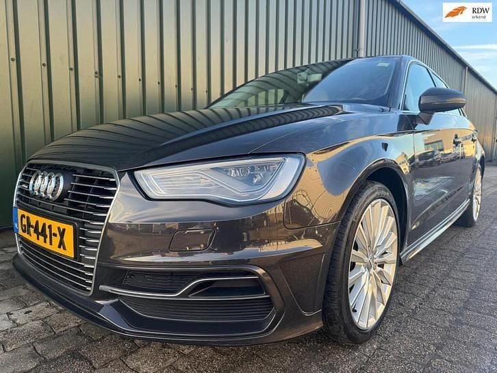 Occasion 2015 Audi e-tron Ambition SUV | € 9.750 (Goede deal) - Afbeelding 1/4