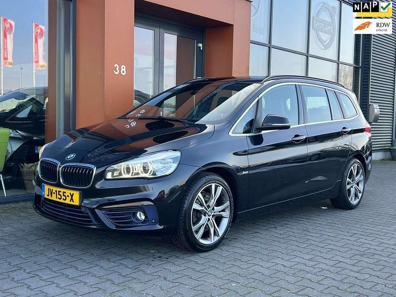 Zwart Occasion 2016 BMW 220 Gran Tourer MPV | € 7.000 (Eerlijke prijs) - Afbeelding 1/4