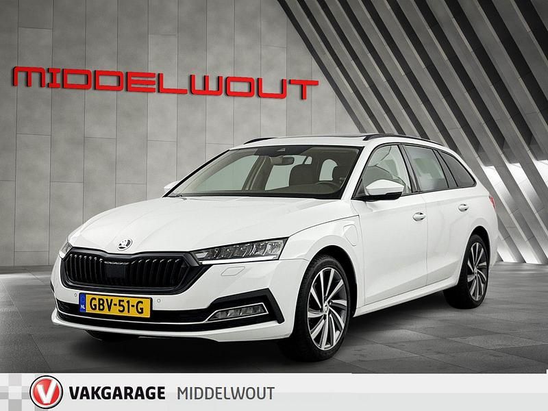 Wit Occasion 2021 Skoda Octavia Business Line Stationwagen | € 27.950 (Eerlijke prijs) - Afbeelding 1/4