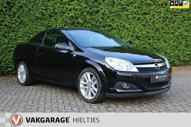 Zwart Gebruikt 2007 Opel Astra Cabriolet Cabriolet | € 4.750 (Eerlijke prijs) - Afbeelding 1/4