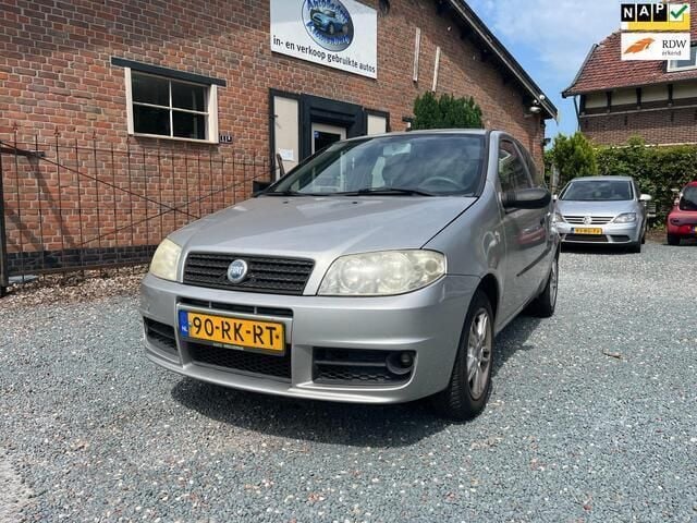 Grijs Gebruikt 2005 Fiat Punto Hatchback | € 700 (Goede deal) - Afbeelding 1/4