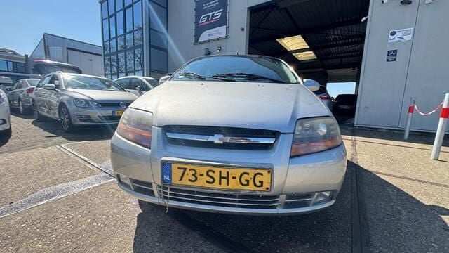 Grijs Gebruikt 2006 Chevrolet Kalos Hatchback | € 2.450 (Eerlijke prijs) - Afbeelding 1/4