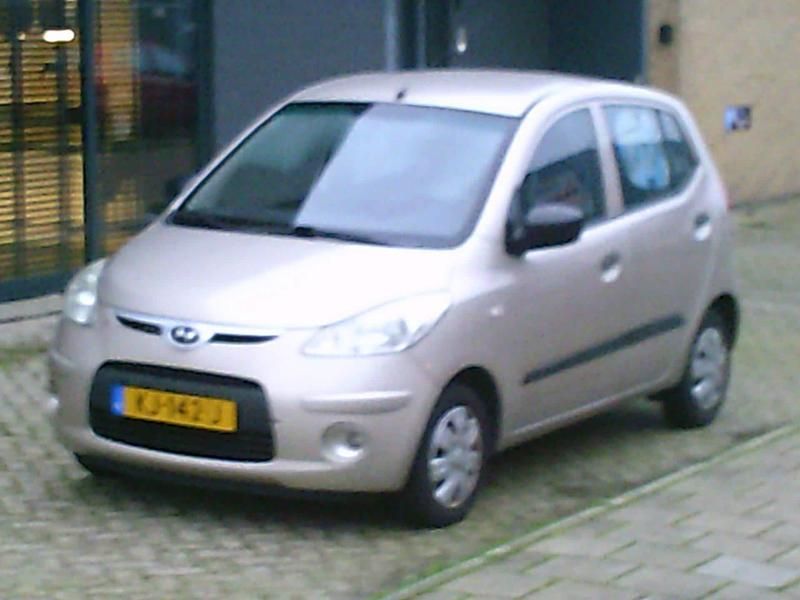 Goud (metallic) Gebruikt 2009 Hyundai i10 Active Hatchback | € 2.450 (Eerlijke prijs) - Afbeelding 1/4