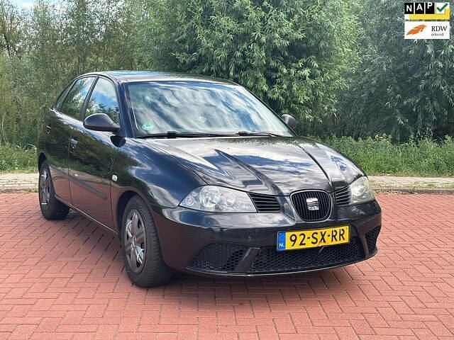 Zwart Gebruikt 2006 Seat Ibiza Reference Hatchback | € 2.499 (Eerlijke prijs) - Afbeelding 1/4