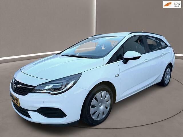Wit Occasion 2020 Opel Astra Business Edition Stationwagen | € 6.950 (Goede deal) - Afbeelding 1/4