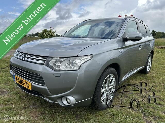 Grijs Gebruikt 2013 Mitsubishi Outlander Intense+ SUV | € 5.499 (Goede deal) - Afbeelding 1/4