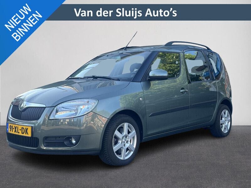 Groen, metallic lak Gebruikt 2007 Skoda Roomster Style Stationwagen | € 4.950 (Eerlijke prijs) - Afbeelding 1/4