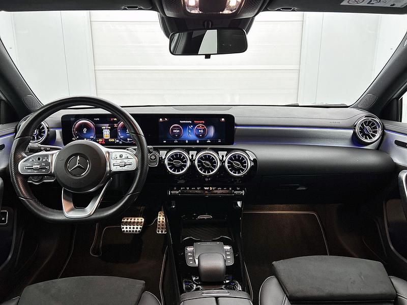 Occasion Mercedes A250 Business 218 PK (160 kW) 2021 Wit Hatchback