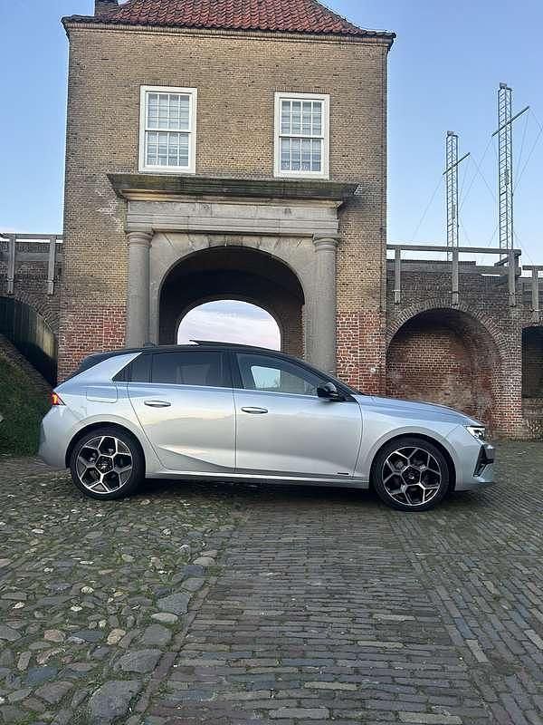 Occasion Opel Astra Ultimate 131 PK (96 kW) 2023 Zilver Hatchback