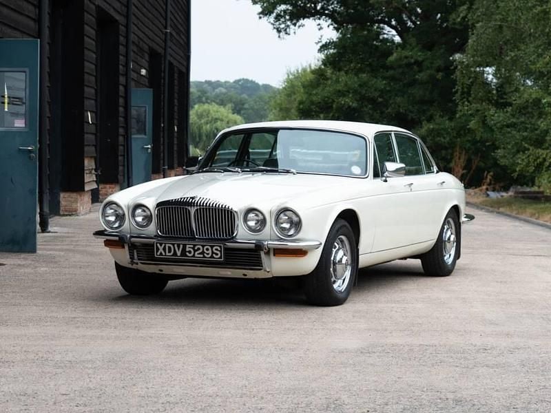 Wit Gebruikt 1978 Daimler Sovereign Sedan | € 9.222 - Afbeelding 1/4