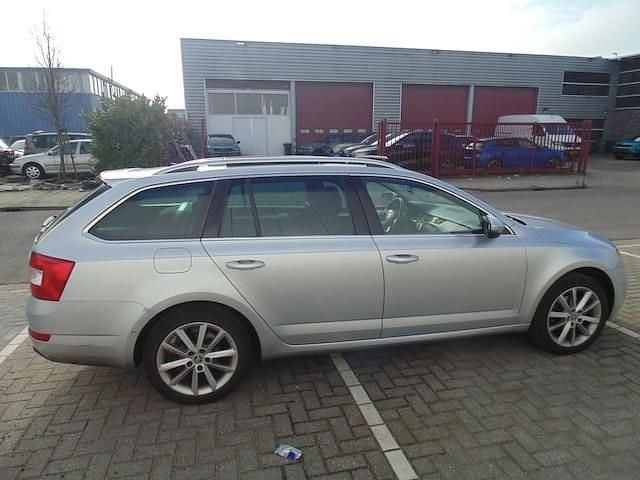 Occasion Skoda Octavia Business Line 140 PK (102 kW) 2014 Grijs Stationwagen