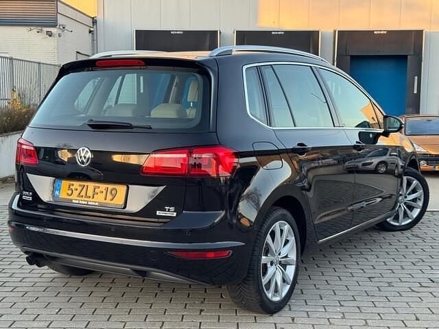 Occasion VW Golf Sportsvan Highline 125 PK (91 kW) 2014 Zwart (metallic) MPV