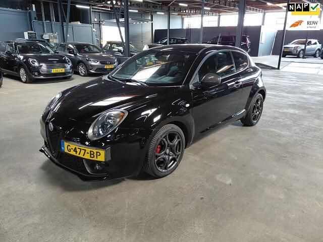 Zwart (metallic) Gebruikt 2019 Alfa Romeo MiTo Hatchback | € 11.450 (Iets duurder) - Afbeelding 1/4