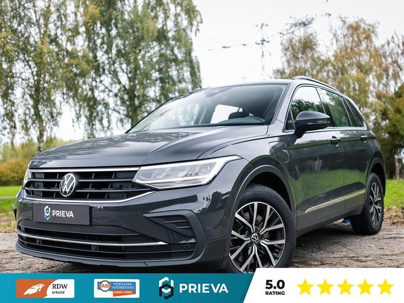 Grijs Occasion 2022 VW Tiguan Business+ SUV | € 25.000 (Super prijs) - Afbeelding 1/4