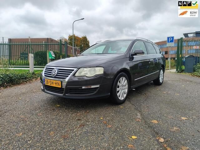 Zwart Gebruikt 2006 VW Passat Highline Stationwagen | € 2.599 (Iets duurder) - Afbeelding 1/4