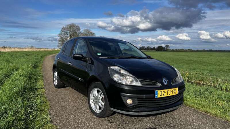 Zwart Gebruikt 2006 Renault Clio II Exception Hatchback | € 3.200 (Iets duurder) - Afbeelding 1/4